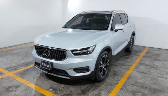 2022 • 82,600 km • Automático