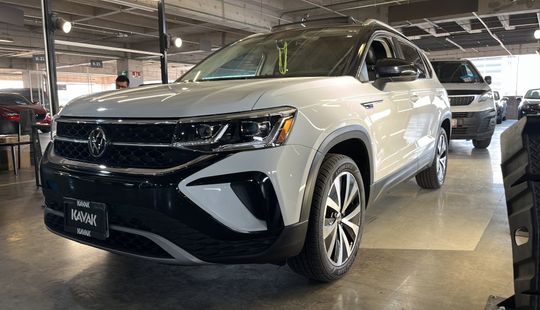 Volkswagen • Taos