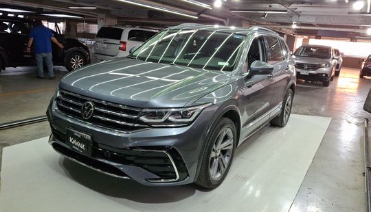 Volkswagen • Tiguan