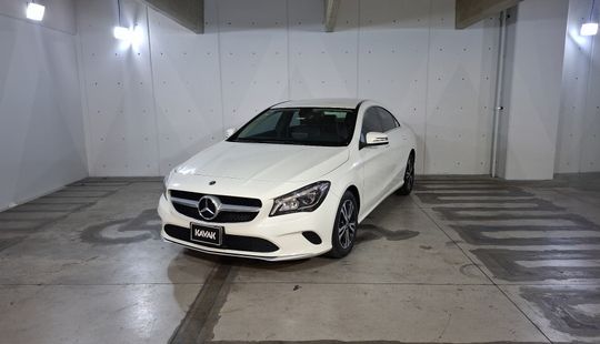 Mercedes Benz • Clase CLA