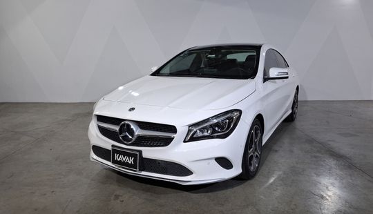 Mercedes Benz • Clase CLA