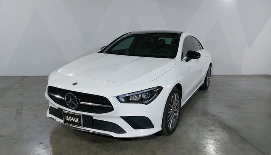 Mercedes Benz • Clase CLA
