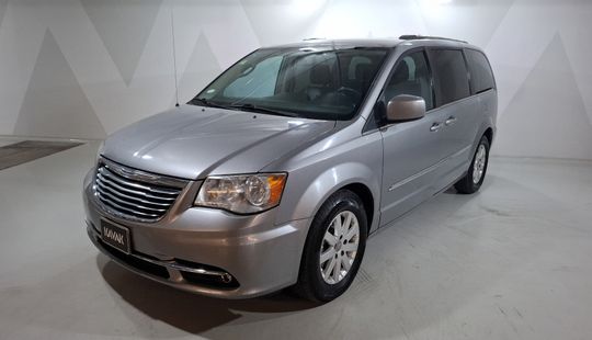 Chrysler • Town & Country