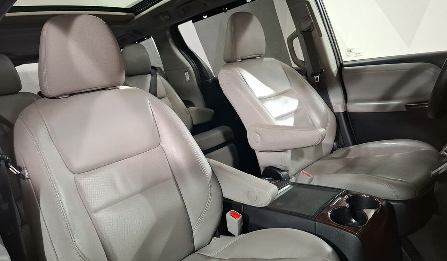 Toyota Sienna 3.5 LIMITED AT Minivan 2015