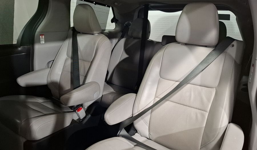 Toyota Sienna 3.5 LIMITED AT Minivan 2015