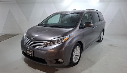 Toyota • Sienna