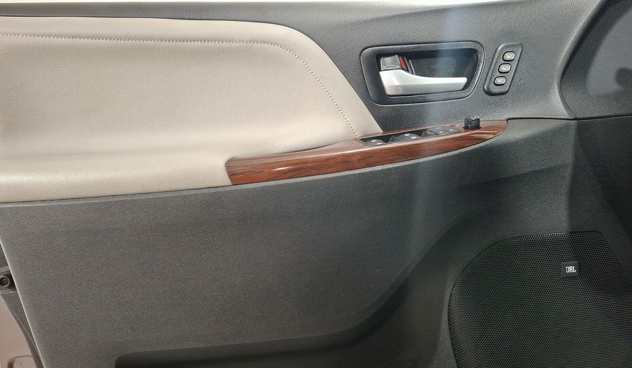 Toyota Sienna 3.5 LIMITED AT Minivan 2015