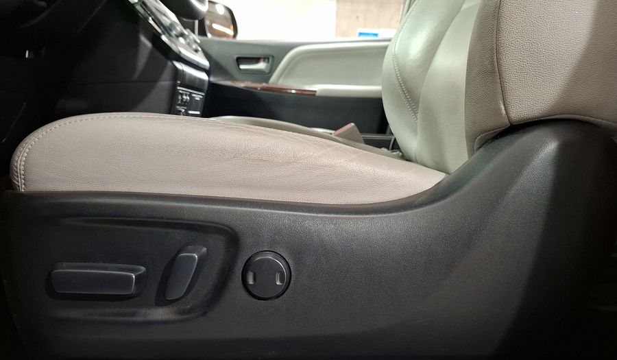 Toyota Sienna 3.5 LIMITED AT Minivan 2015