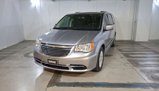 Chrysler • Town & Country