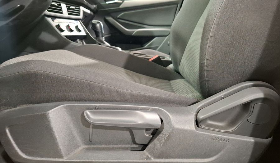 Volkswagen Jetta 1.4 TRENDLINE AUTO Sedan 2019