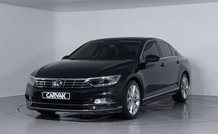 Volkswagen • Passat