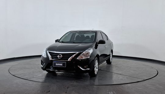 Nissan • Versa