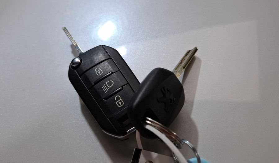 Peugeot 208 1.6 FELINE TIPTRONIC Hatchback 2020