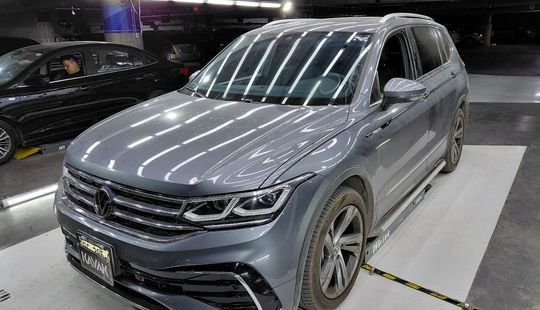 Volkswagen • Tiguan