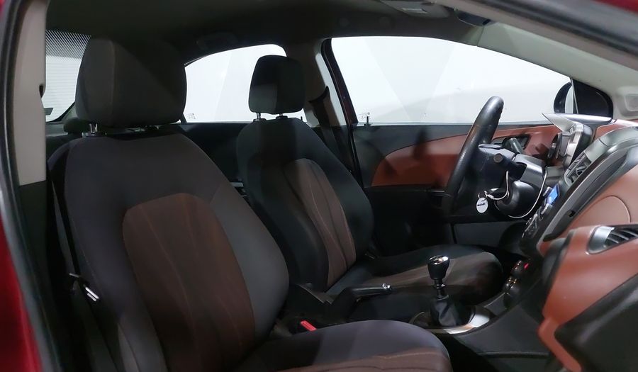 Chevrolet Sonic 1.6 MT D LT Sedan 2015