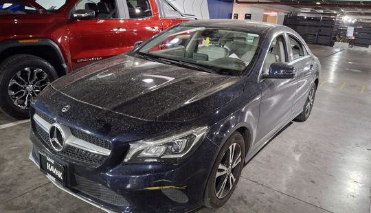 Mercedes Benz • Clase CLA