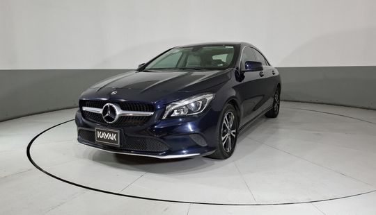 Mercedes Benz • Clase CLA