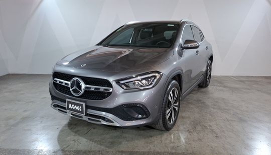 Mercedes Benz • Clase GLA
