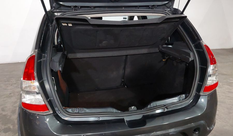Renault Stepway 1.6 SL OUTDOOR Hatchback 2015