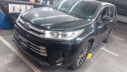 Toyota • Highlander