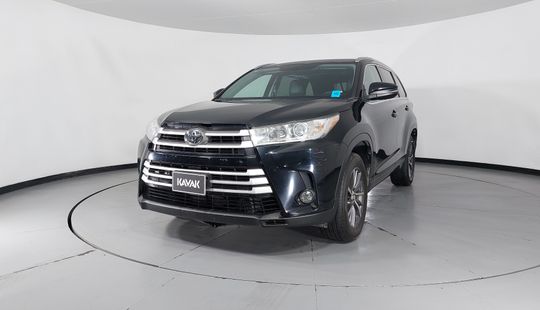 Toyota • Highlander