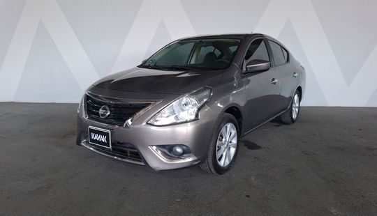 Nissan • Versa