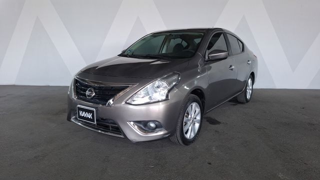 Nissan • Versa