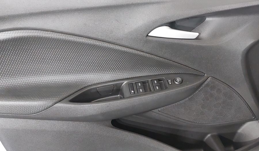 Chevrolet Onix TURBO  PLUS LTZ Sedan 2020