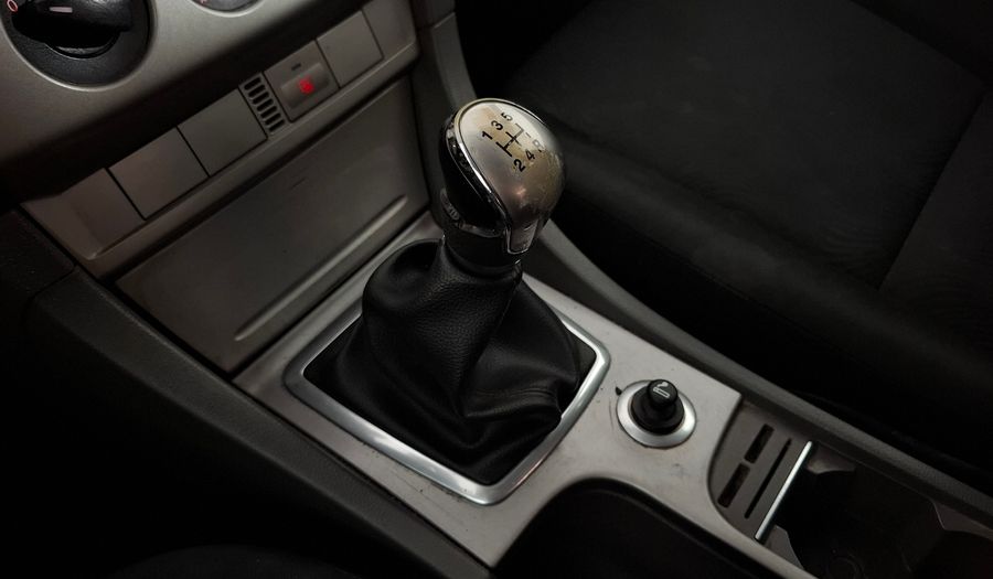Ford Focus Ii 1.6 TREND Sedan 2012