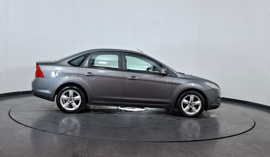 Ford Focus Ii 1.6 TREND Sedan 2012