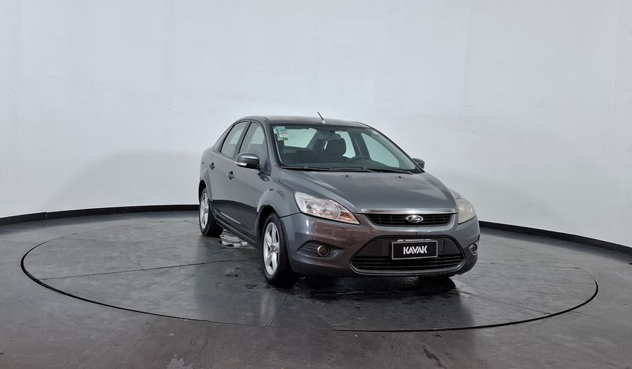 Ford Focus Ii 1.6 TREND Sedan 2012