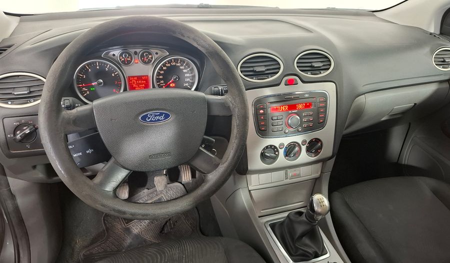 Ford Focus Ii 1.6 TREND Sedan 2012