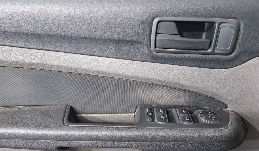 Ford Focus Ii 1.6 TREND Sedan 2012