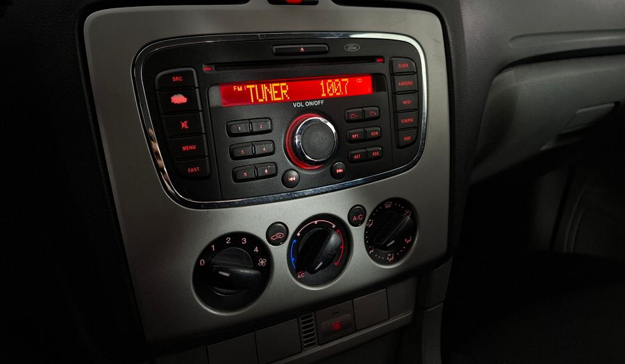 Ford Focus Ii 1.6 TREND Sedan 2012