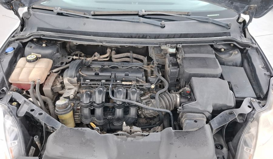 Ford Focus Ii 1.6 TREND Sedan 2012