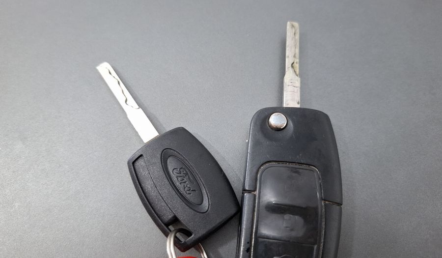 Ford Focus Ii 1.6 TREND Sedan 2012