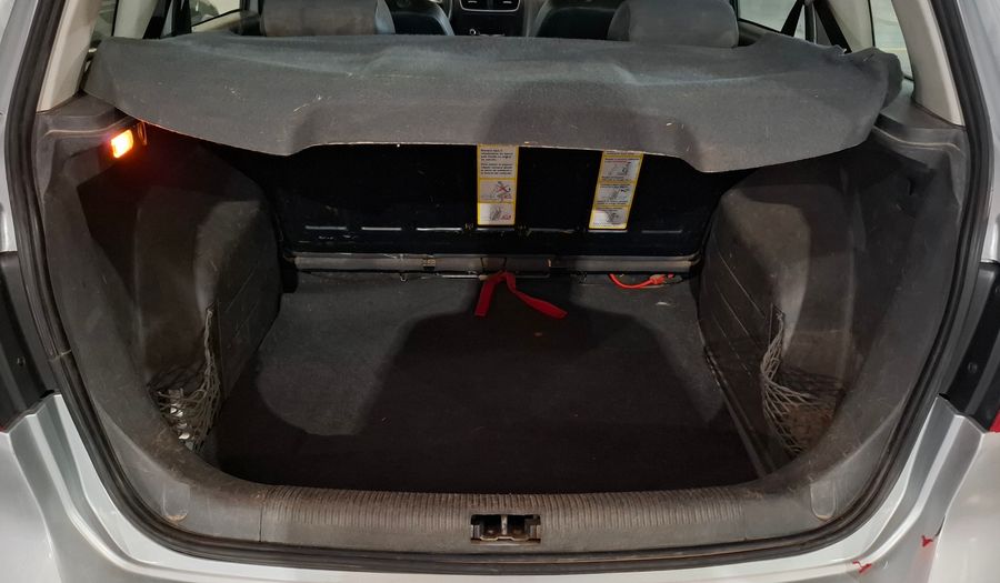 Volkswagen Suran 1.6 COMFORTLINE MT Minivan 2012