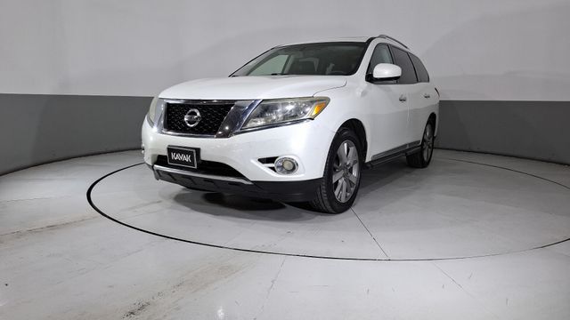 Nissan • Pathfinder