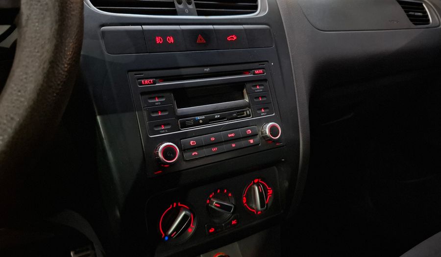 Volkswagen Crossfox 1.6 CROSSFOX HIGHLINE Hatchback 2011