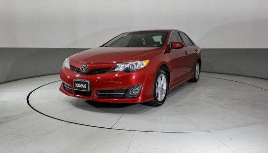 Toyota • Camry