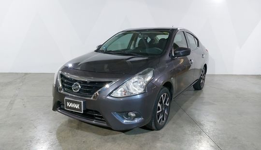 Nissan • Versa