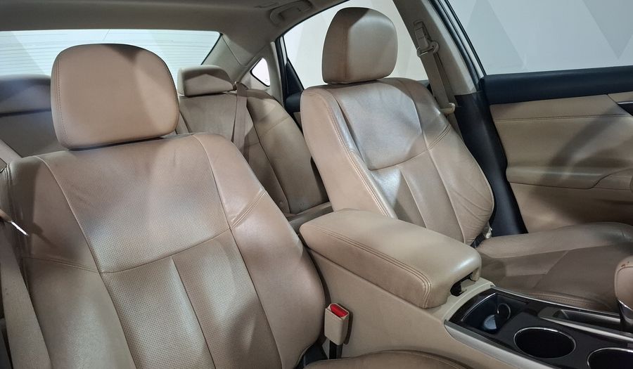 Nissan Altima 3.5 EXCLUSIVE CVT Sedan 2015