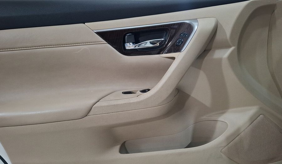 Nissan Altima 3.5 EXCLUSIVE CVT Sedan 2015