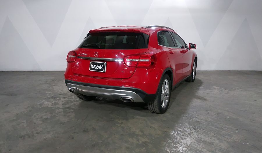 Mercedes Benz Clase Gla 1.6 GLA 200 CGI SPORT Suv 2014