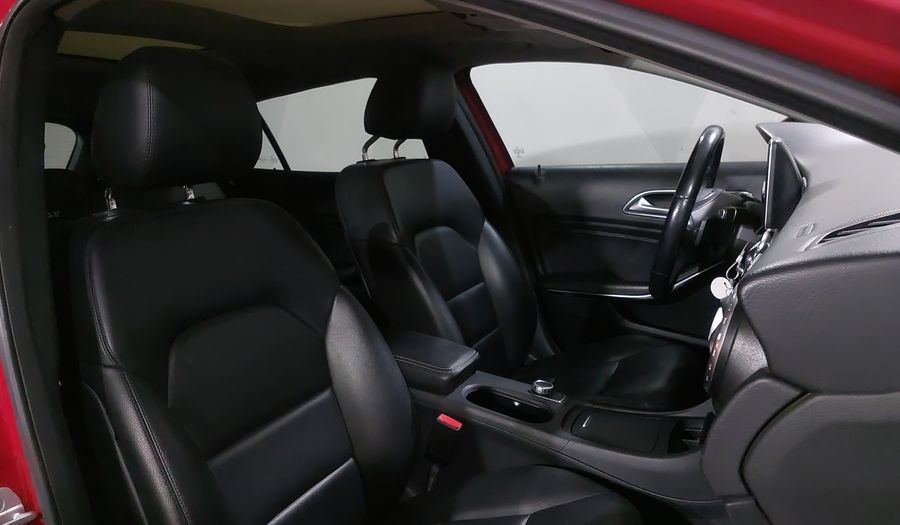 Mercedes Benz Clase Gla 1.6 GLA 200 CGI SPORT Suv 2014