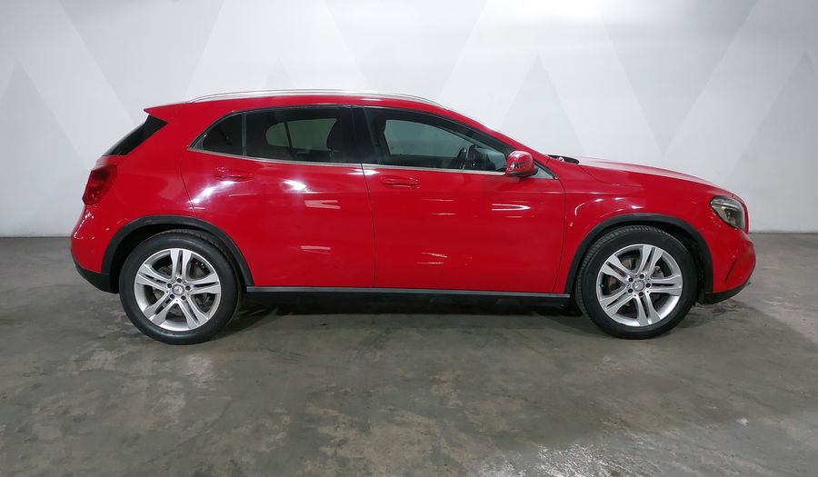 Mercedes Benz Clase Gla 1.6 GLA 200 CGI SPORT Suv 2014