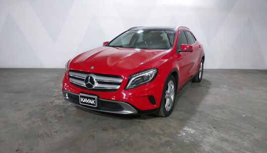 Mercedes Benz • Clase GLA