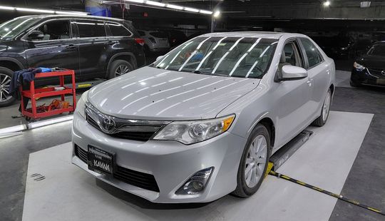 Toyota • Camry