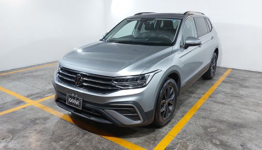 Volkswagen • Tiguan