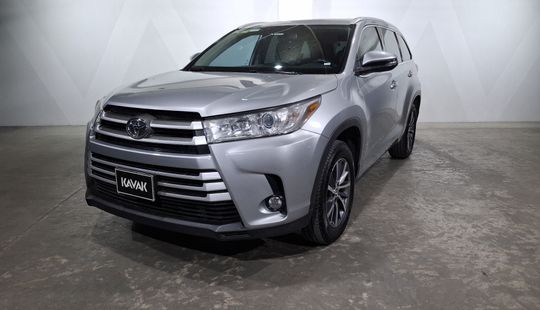 Toyota • Highlander
